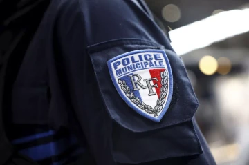Grenade attack injures six, including child, at beauty salon in France
