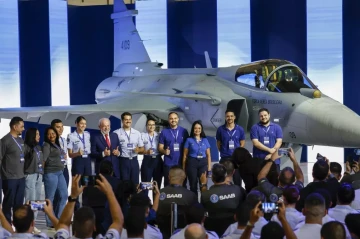 Brazil unveils first domestically produced supersonic fighter jet