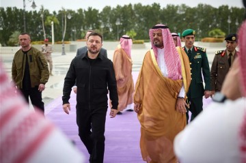 Зеленский прибыл с визитом в Саудовскую Аравию
