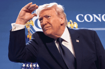 Трампу могут запретить посещать ЧМ и ОИ из-за долга