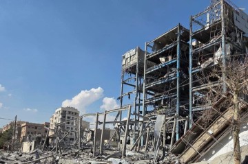 Thousands of buildings in Iran damaged following air strikes - Red Crescent Society