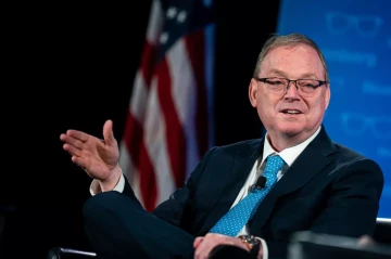 US official says oil tankers begin crossing Strait of Hormuz