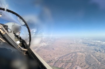 Tehranın üstündə belə uçdular... - Video