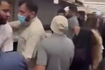 Qida ehtiyatı azaldı, marketlərdə ərzaq davası düşdü - Video