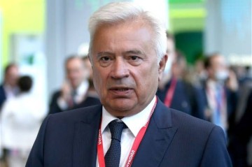 Вагит Алекперов вошел в тройку богатейших россиян