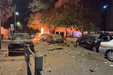 Iran conducts overnight strikes on Israel following Larijani killing PHOTO / VIDEO