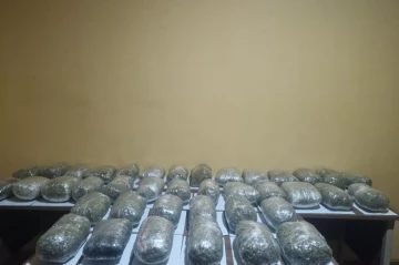 Azerbaijani border guards seize over 50 kg of drugs from Iran PHOTO