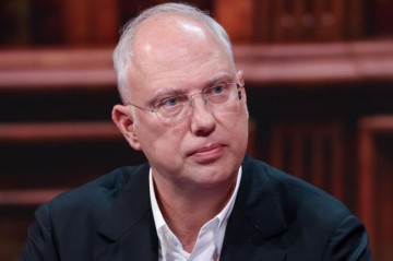 Дмитриев: глава ЕК хорошо справляется со спектаклем, но не с энергобезопасностью