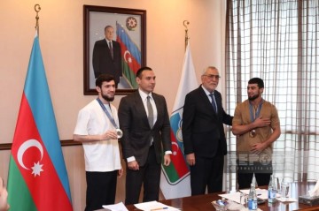 Хасрату Джафарову и Гашиму Магомедову вручили новые медали