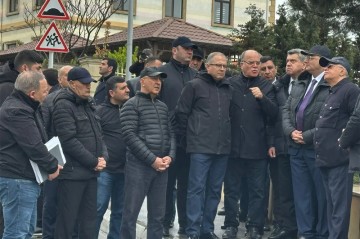 Глава ИВ Абшерона встретился с жителями пострадавших от ливней территорий - ФОТО