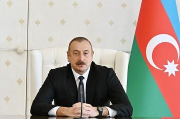President Ilham Aliyev awards “Taraggi” medal to distinguished entrepreneurs
