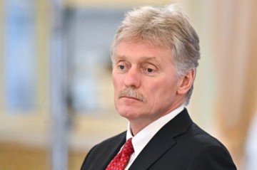 Разговор Путина и Трампа, перемирие ко Дню Победы и экономика. Темы брифинга Пескова