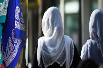 В Азербайджане хиджаб заменяется кялагаи