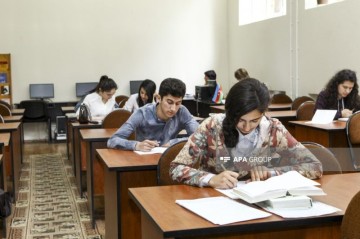 В Азербайджане проведён выпускной экзамен для учащихся IX класса
