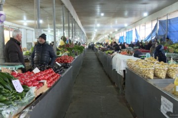 Bazarlarda məhsullar UCUZLAŞDI
