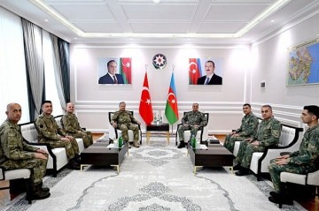 Azerbaijani, Turkish Land Forces Commanders hold meeting