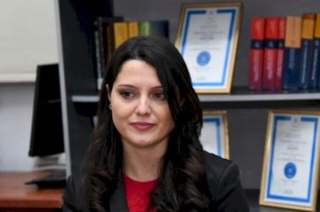 31 yaşlı xanım prorektor təyin olundu -