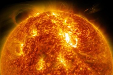 Weak geomagnetic storm hits Earth