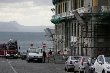 В Италии грабители взяли в заложники клиентов и сотрудников банка - ВИДЕО