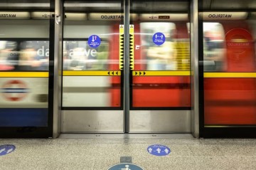 Metroda qoruyucu baryerlər quraşdırıla bilərmi? -
