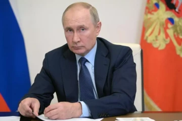 Moscow declares Victory Day ceasefire, warns of response to any attacks