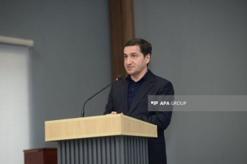 Хикмет Гаджиев: Азербайджан имеет дружеские и хорошие отношения со всеми соседями, в том числе с Арменией