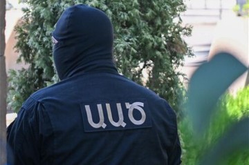 В Армении проводятся обыски в региональном офисе партии Карапетяна