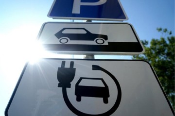 Yeni cərimə - Sabahdan sürücülər elektromobilləri belə park edəcəklər