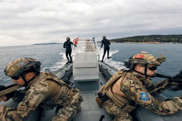 Dənizdən sahilə hücum tapşırığını icra etdilər - Video