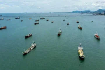 Iran allows Chinese ships through Strait of Hormuz