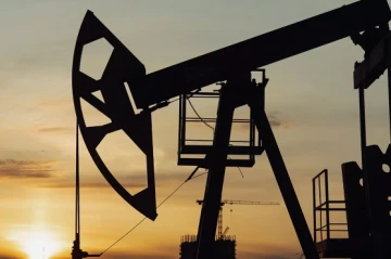 Bloomberg: Record Russian oil flows to India ahead of Washington deadline