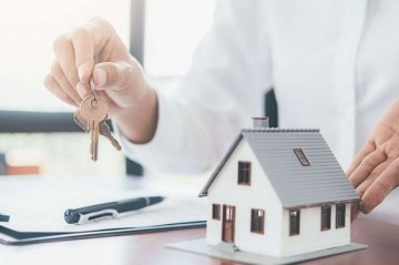Evlənmək istəyən gəncləri maraqlandıran SUAL – İpoteka ilə ev almaq, yoxsa kirayədə YAŞAMAQ? – ARAŞDIRMA