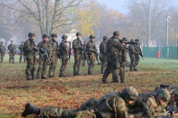 Bu ölkədə yeni hərbi qərar – 45 yaşdan yuxarı şəxslər təlimə çağırılır