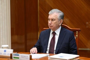 President Mirziyoyev arrives in Azerbaijan for WUF13