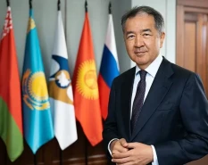 EAEU summit inks two international documents on external trade expansion