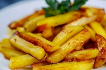 Bakıda restoranda bu da oldu: kartofu qızartdıqları yağın pulunu da hesaba yazdılar - Foto