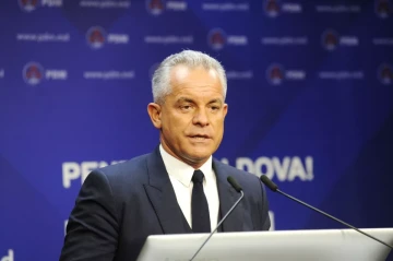 Moldova seeks 25-year sentence for oligarch Plahotniuc over fraud case