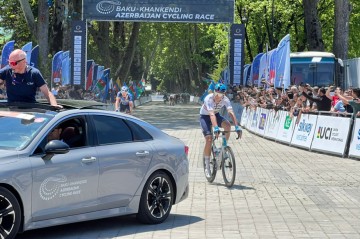 Kazakh athlete wins second stage of Baku-Khankendi international cycling race