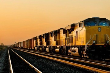 Azerbaijan sends fertilizer to Armenia via transit route
