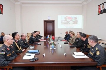 Azerbaijani, Turkish military delegations hold meeting