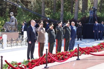 MES staff marks Heydar Aliyev’s 103rd birth anniversary - Video