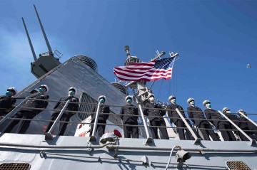 Amerika esminesi Fars körfəzinə girdi
