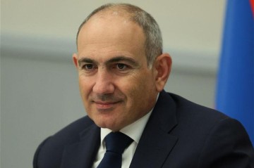 Пашинян не видит сейчас необходимости в референдуме о выборе между ЕС или ЕАЭС