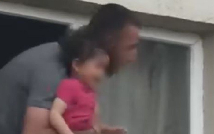 Türkiyədə ata 3 yaşlı qızını girov götürdü –