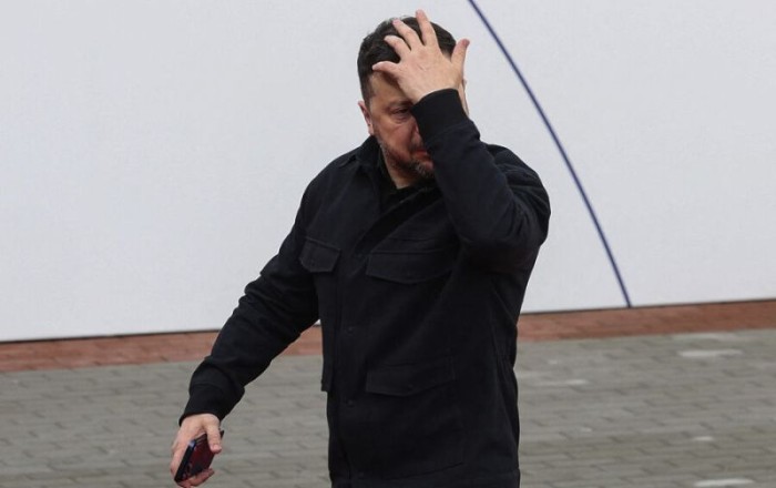 СМИ: Навроцкий готов сохранить высшую награду Зеленскому при одном условии