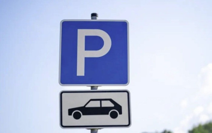Sürücülərin NƏZƏRİNƏ: Bakının əsas küçələrində parklanma qadağan olunur