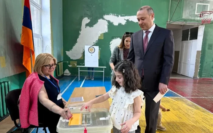 Qriqoryan Şirvanzadə məktəbində səs verdi -