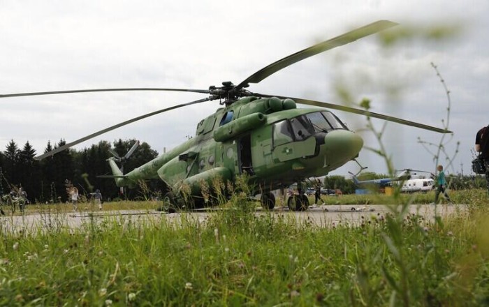 Pakistanda helikopter qəzaya düşdü -