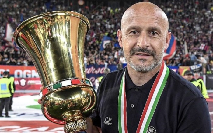 “Beşiktaş” italiyalı məşqçi ilə danışıq aparır