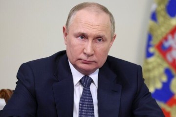 "Paşinyanın arxasında dayanan siyasi qüvvələr..." - Putin